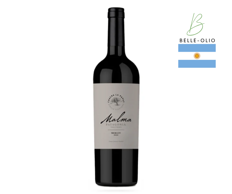 Malma Chacra La Papay Merlot -Uitgesproken en strakke Merlot uit Patagonië met een plezant aroma van pruimen en groene peper. Strak en licht pittig